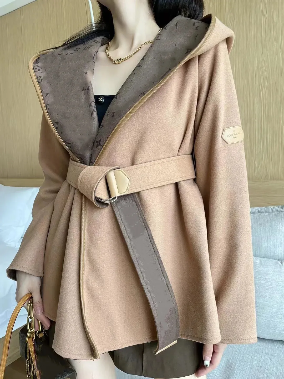 Женское шерстяное пальто Дизайнерские куртки ветровка модный плащ с капюшоном с буквами Стиль с поясом тонкий женский наряд куртка шерстяные куртки