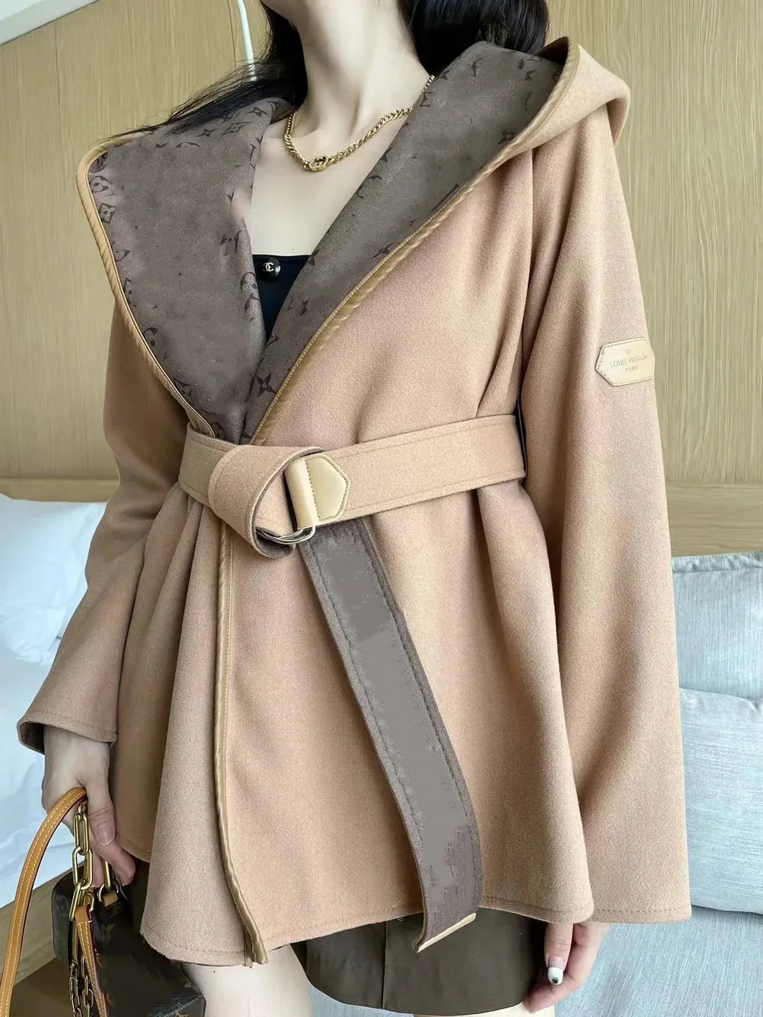 Damen-Wollmantel, Designer-Jacken, Windjacke, modischer Kapuzenumhang, Buchstaben-Stil mit Gürtel, schlanke Damen-Outfit-Jacke, Wolljacken