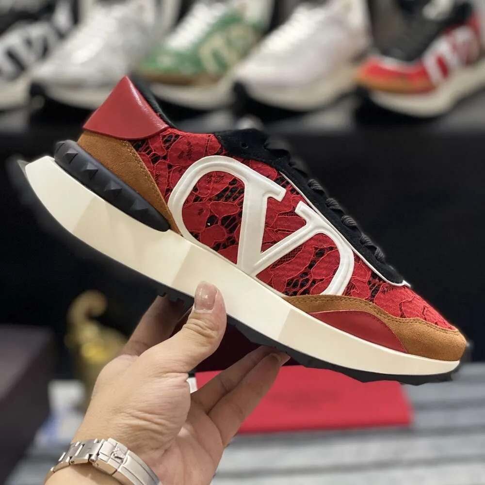 DHgate designers shoes V Sneaker Mens Fashion Runner Shoes Sneaker Pace Vlogo Casual Valenttino Mens Spring Summer Running Thick Sole Elevated Sports H5Q7 JMK4VQEY Shoes Accessories