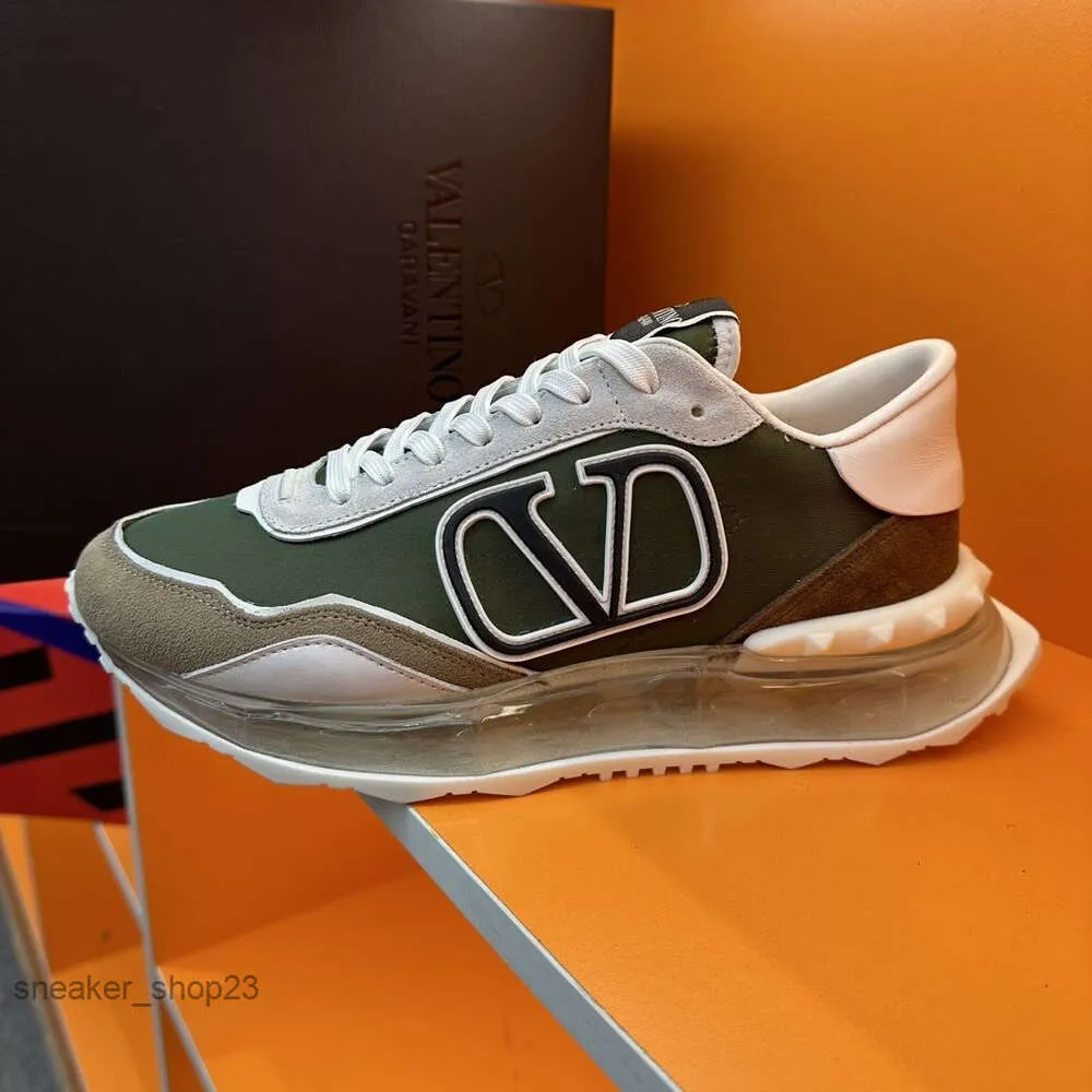 Dhgate valentino shoes hot sale