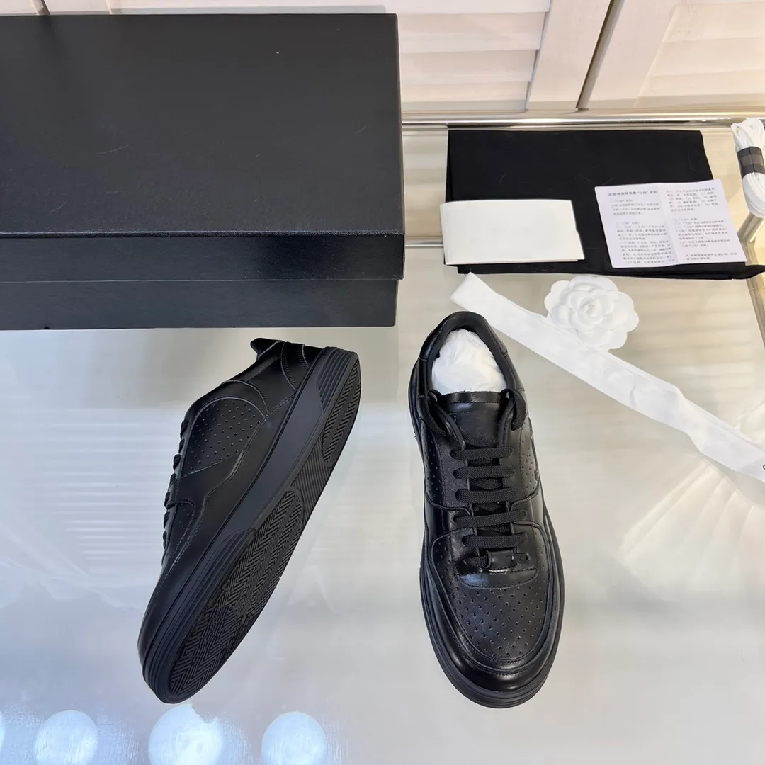 Low-Top-Turnschuhe mit flachem Absatz, Sportschuhe für Damen, zum Schnüren, Luxus-Designer, Mode, Sport, Weiß, Schwarz, Leder-Turnschuhe, lässige Fabrikschuhe mit Box