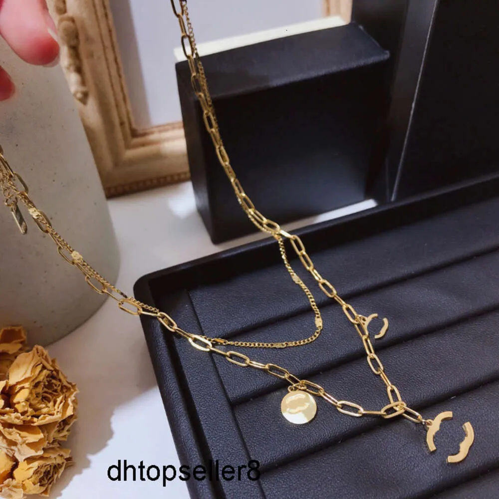 top Collares de memoria para mujer Collar colgante de diseñador Regalo de oro 18 Collar de joyería delicada Cadena larga de acero inoxidable celta Cadena de cuerda de cumpleaños de boda {categoría}