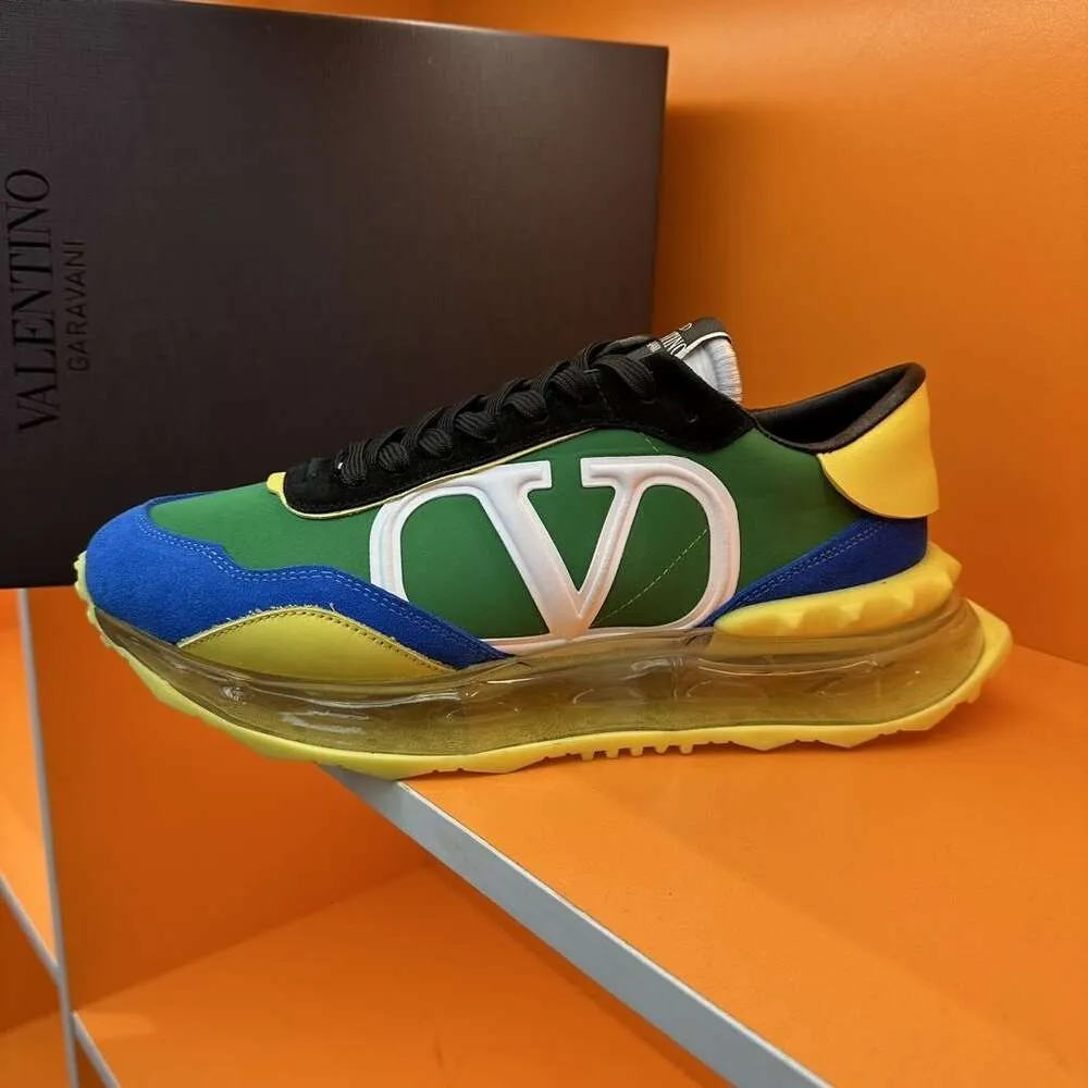 DHgate.com:High-Top Breathable V-Logo Sneakers for Men in