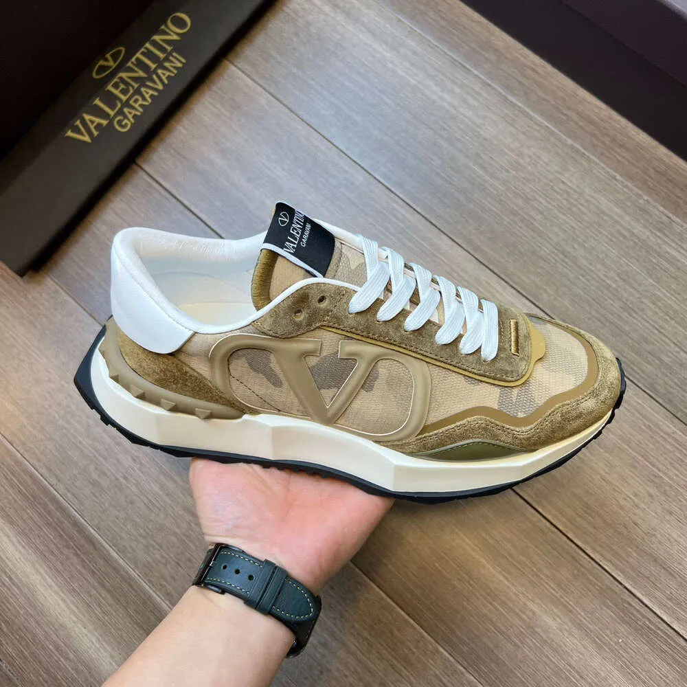 未使用　VALENTINO スパンコールジレ s-l400.jpg