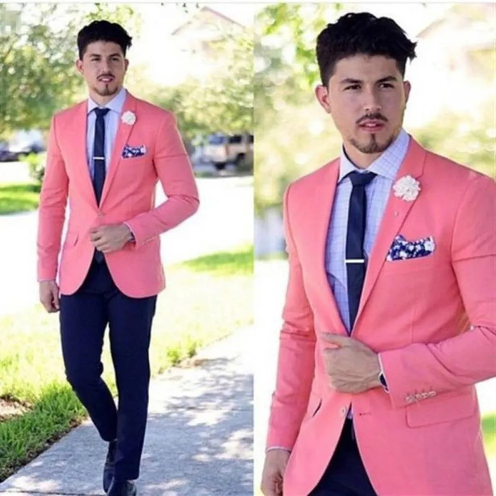 Högkvalitativa två knappar Pink Groom Tuxedos Groomsmen Notch Lapel Man Blazer Mens Wedding Suits Jacket Byxor TIE D38319O