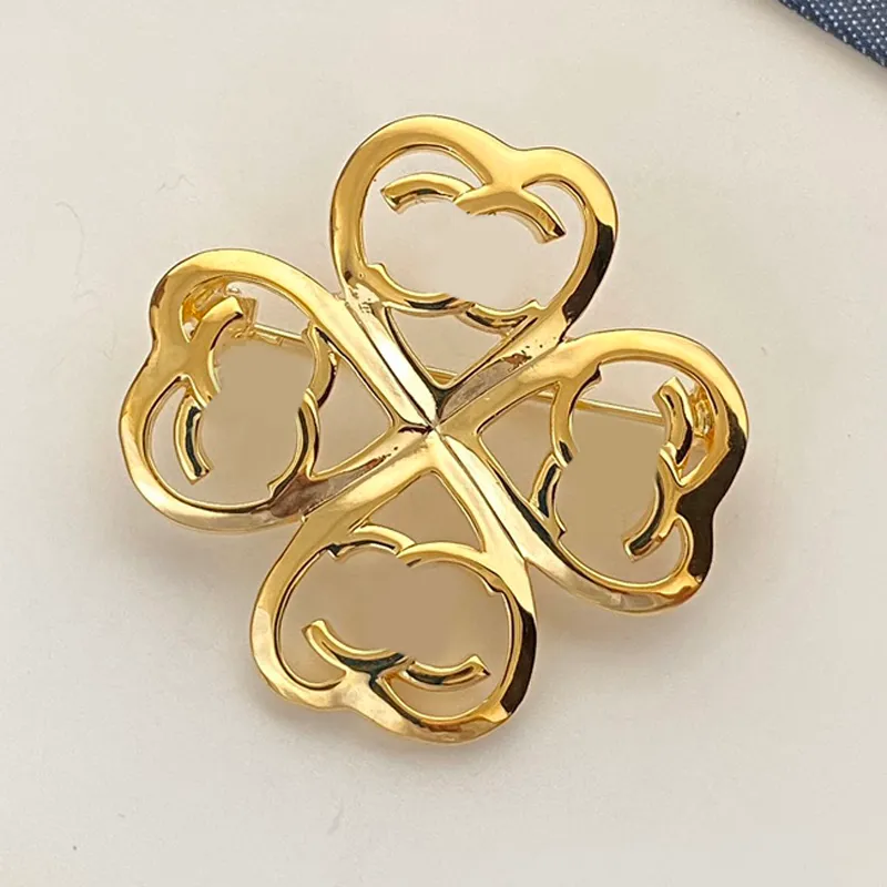 Femmes Designer Brooches Copper 18K Gold plaqué cristal Righestone Lettre de marque de bijoux Brooch Pin de charme