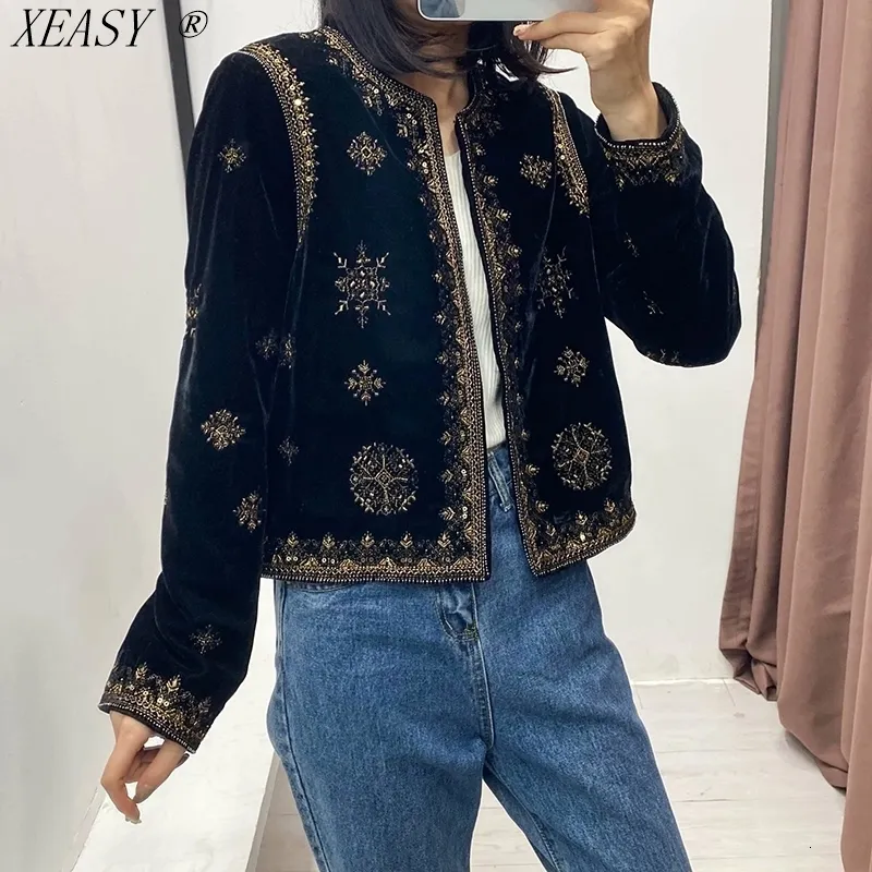 Women' Blends Retro Style Heavy Industry Embroidery Sequins Decorative Velvet Short Cardigan Jacket Autumn And Winter 230920