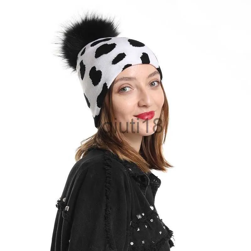 Bonnet / Crâne Caps Nouvelle Mode Vache Imprimer Chapeau Chaud Tricoté Hiver Véritable Fourrure Pompon Chapeaux Pour Femmes Filles Noir Pom Bonnet Cap Y201024 x0922