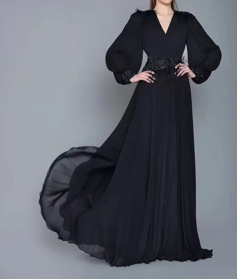 2023 Autumn European and American runway show new dress with heavy beaded ostrich hair embroidery stitching and pleated black long skirt 9