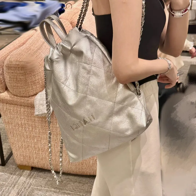 Kobiety plecak skórzany Diamond Gold Hardware Metal Bluckle Luksusowa torebka Matelasse Torba na ramiona duża pojemność torba podróży lotnisko Sacoche 34 cm