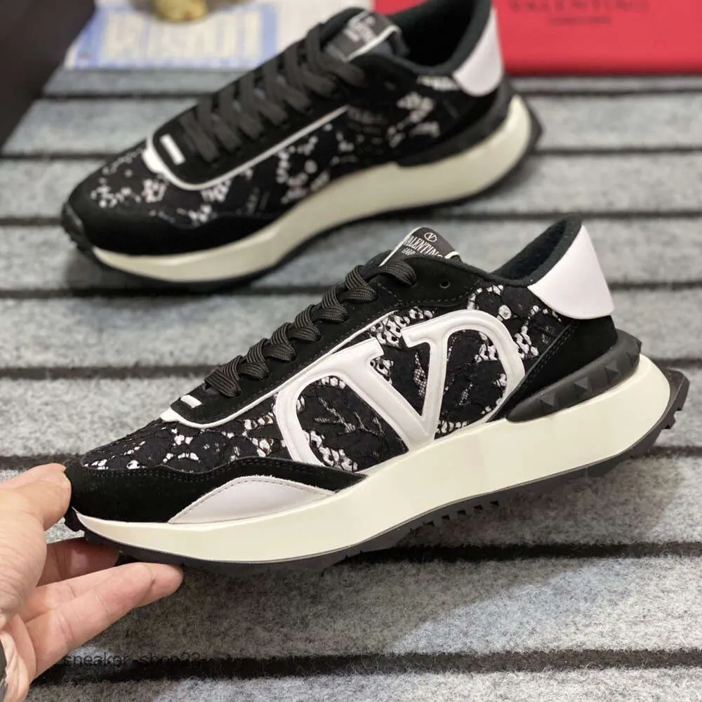 スニーカー Oversize Sneakers in Black Leather Black Alexander McQueen Sneakers – Shop Now at ICETIME LUXE