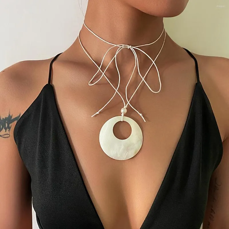 Anhänger Halsketten Salircon Böhmische geometrische Muschel Halskette Einfache weiße Wachsseilkette Einstellbare Damen Trendy Strandschmuck