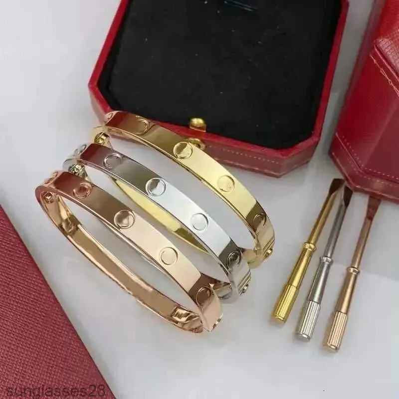 A Designer C arter Bracelets Designers Love Screw Bracelet Bangle Charm Jewelry for Men Womens Steel Gold-plated Never Fade Not Allergic Gold silver rose