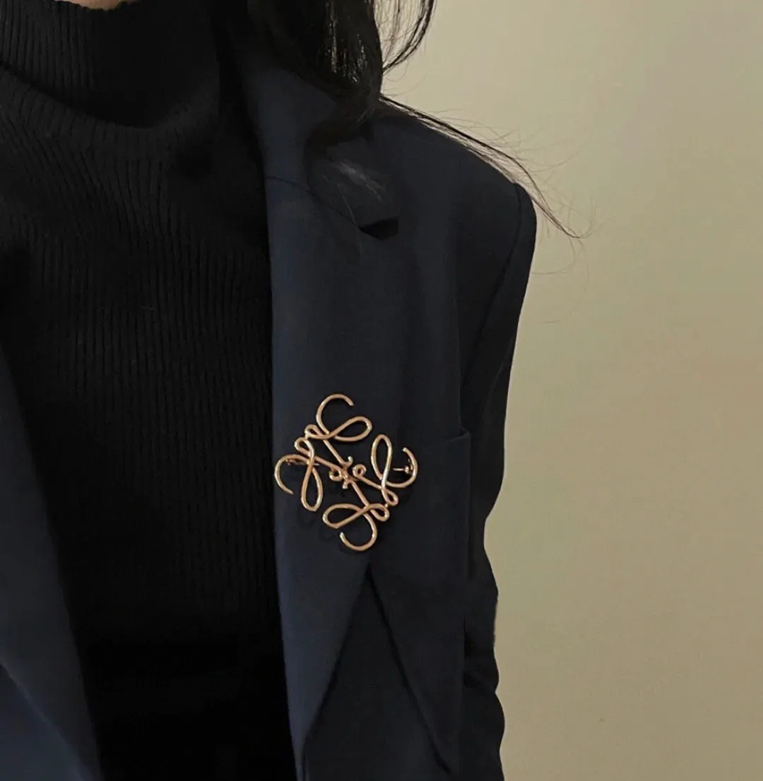 Heart Brooch Buying Guide: Materials, Styles, and Occasions display picture 2