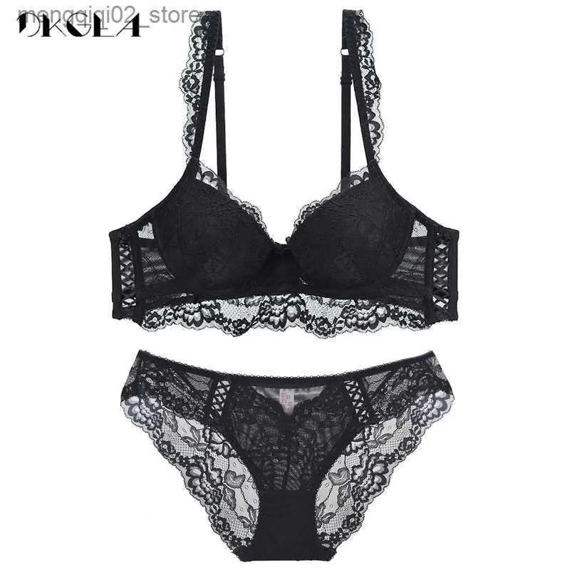 Bras Sets New Sexy Bras Thick Underwear Set Women Brassiere Black  Embroidery Brand Push Up Bra Panties Set Lace Lingerie 3/4 Cup Gather  Q230922 From Mengqiqi02, $7.81