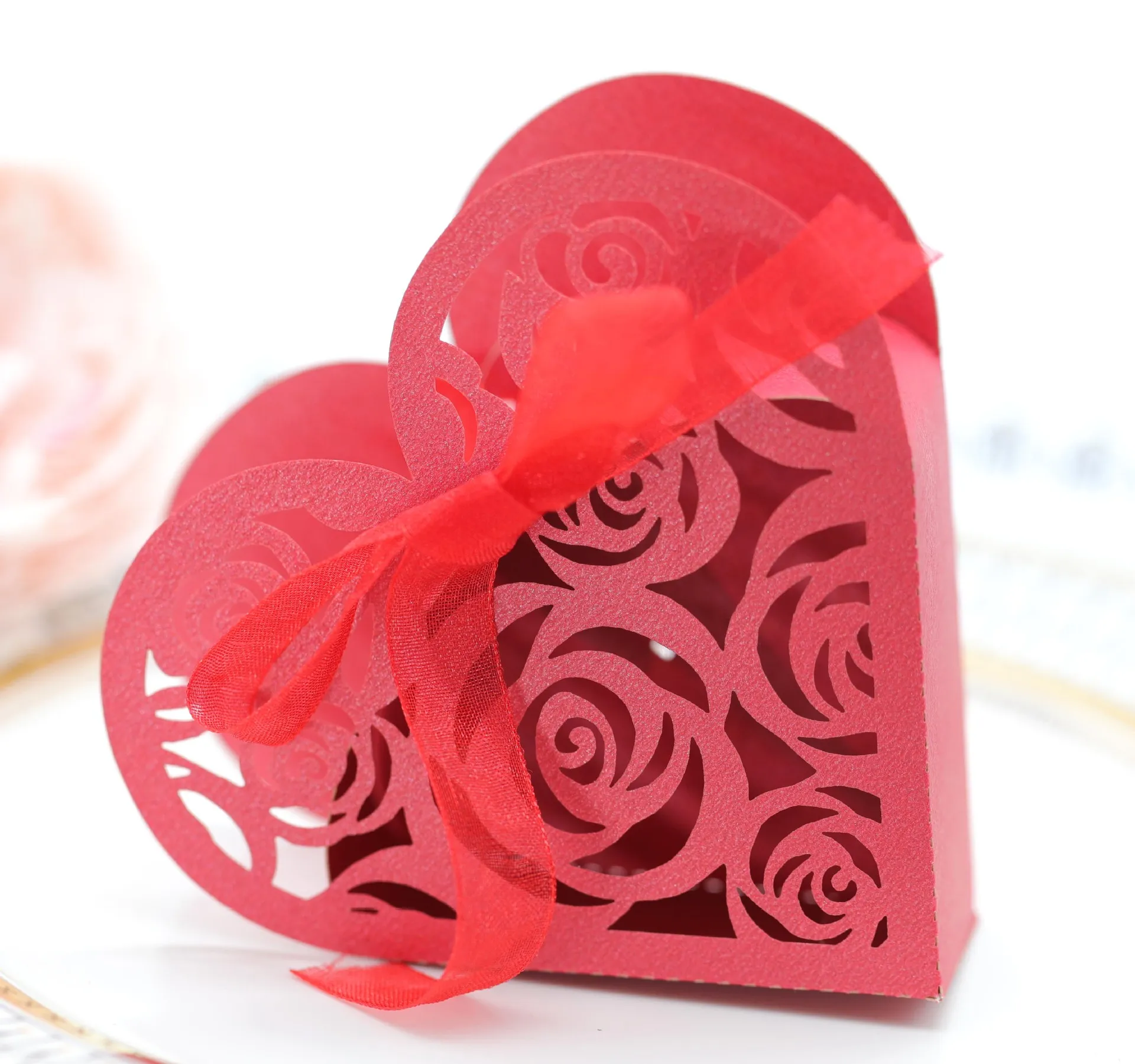 Wedding Party Hollow out Rose Candy Box Wedding Valentine's Day Love Big Red Candy Box Paper Box