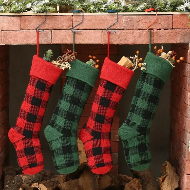 Calze natalizie lavorate a maglia Buffalo Check Calza natalizia personalizzata Calza natalizia scozzese Decorazioni natalizie per interni