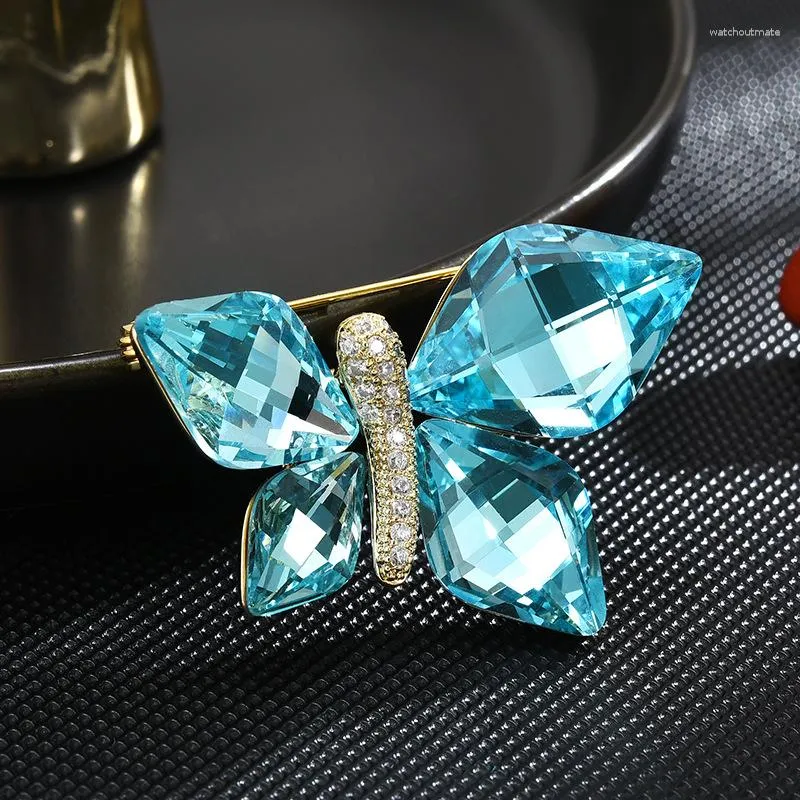 Brooches Luxury Blue Pink Crystal Butterfly Brooch Rhinestone Insect Women's Sweater Suit Coat Pins Accessories Christmas Gifts