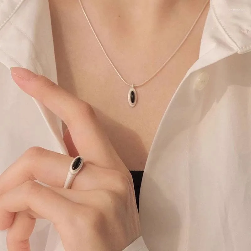 Chains Black Agate Sterling Silver Necklace Light Luxury Niche Clavicle Chain Retro Chinese White Chalcedony Pendant