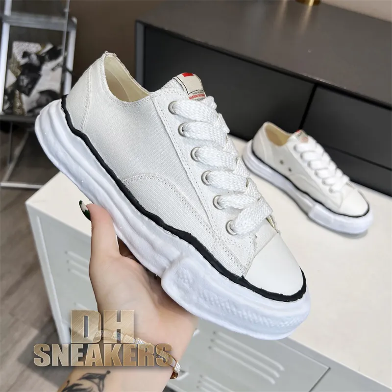 Topp mmy maison mihara yasuhiro skor modedesigners casual sneakers unisex canvas tränare snörning plattform sko trim formad tå lyx män kvinnor massage sneaker