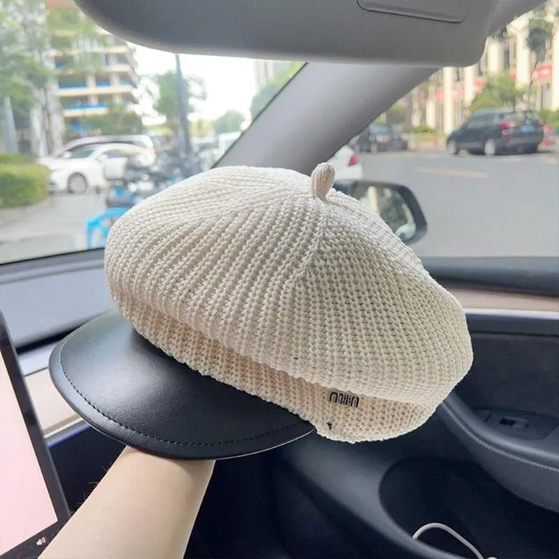 Top kapaklar örülmüş pamuk vizörleri şapka moda sıcak akrilik lifler bere yumuşak vizör beanie kadın