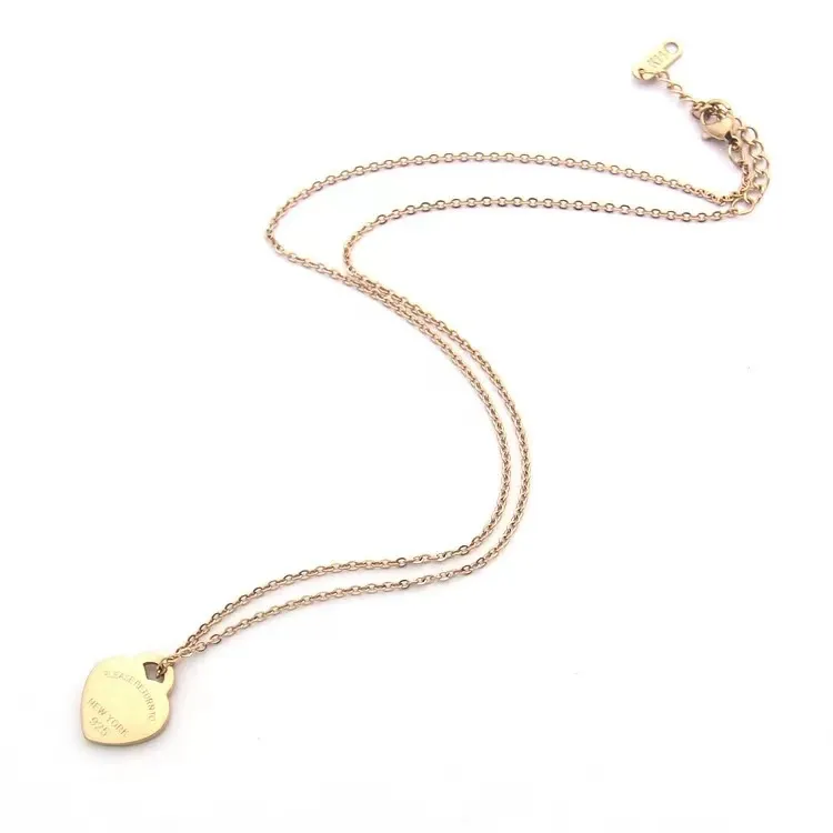 Tiffaniness Popular 2023 Gold New Pendant Fashion Charm Men's and Women's Fourleaf Heart Necklace高品質のステンレス鋼