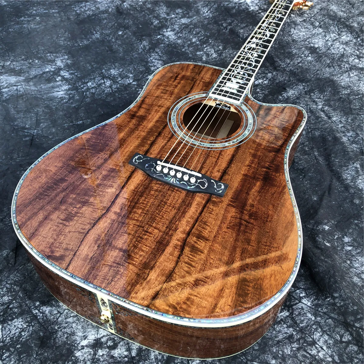 Cutaway 41 pollici D Style All Koa Wood Acoustic Guitar Intarsi in vero abalone Albero della vita