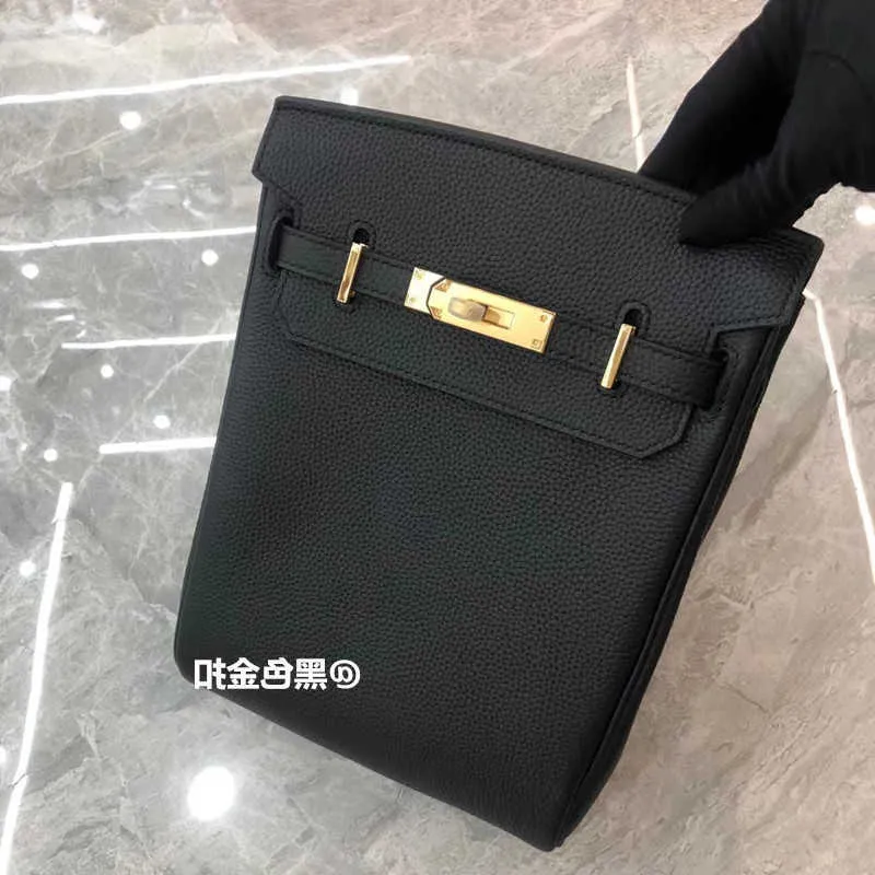 Kaily Luxury Bag Chest 2023 Summer New Fashion One Sholdled Deglique Lychee Pattern Head Lay Cowhide Lock Backle Leather Small Square 7orb