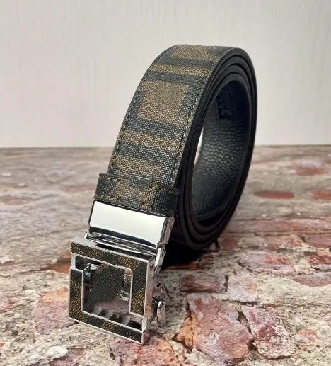 Ceinture en cuir véritable avec lettres pour hommes, haut de gamme, boucle automatique, assortie avec tout, en cuir de vache, pantalon haut de gamme, à la mode