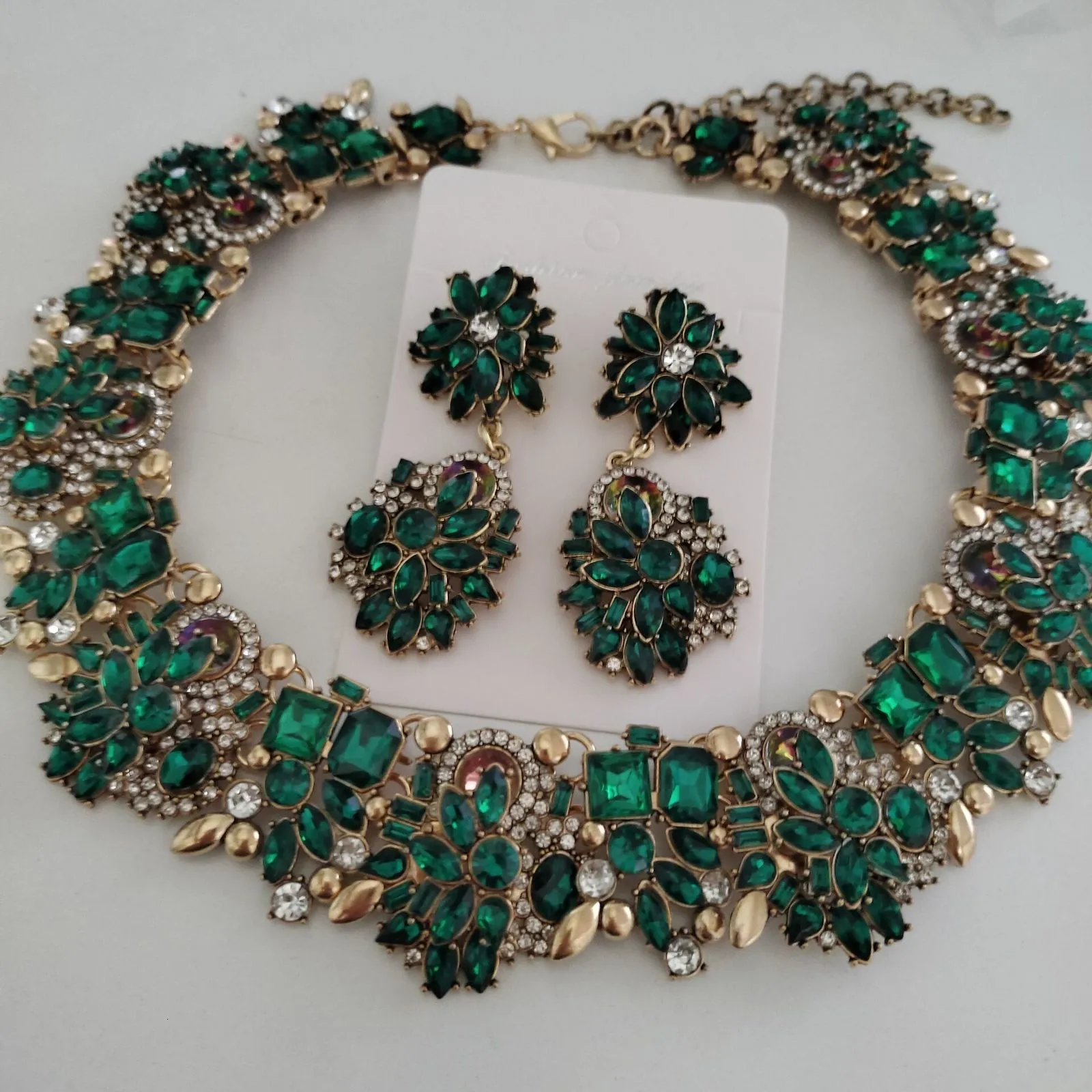 Colar De Gargantilha De Strass De Cristal Verde Jóias De Colarinho Grande  Para Mulheres Inspirado Indiano De $76,43 | DHgate, image size:1600x1600