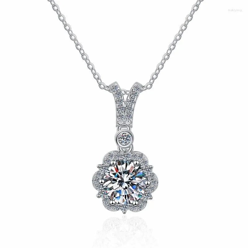 Chaînes HK0035 Lefei mode à la mode de luxe fin classique blanc Moissanite étoile colliers pour charmes femmes S925 argent fête bijoux cadeaux