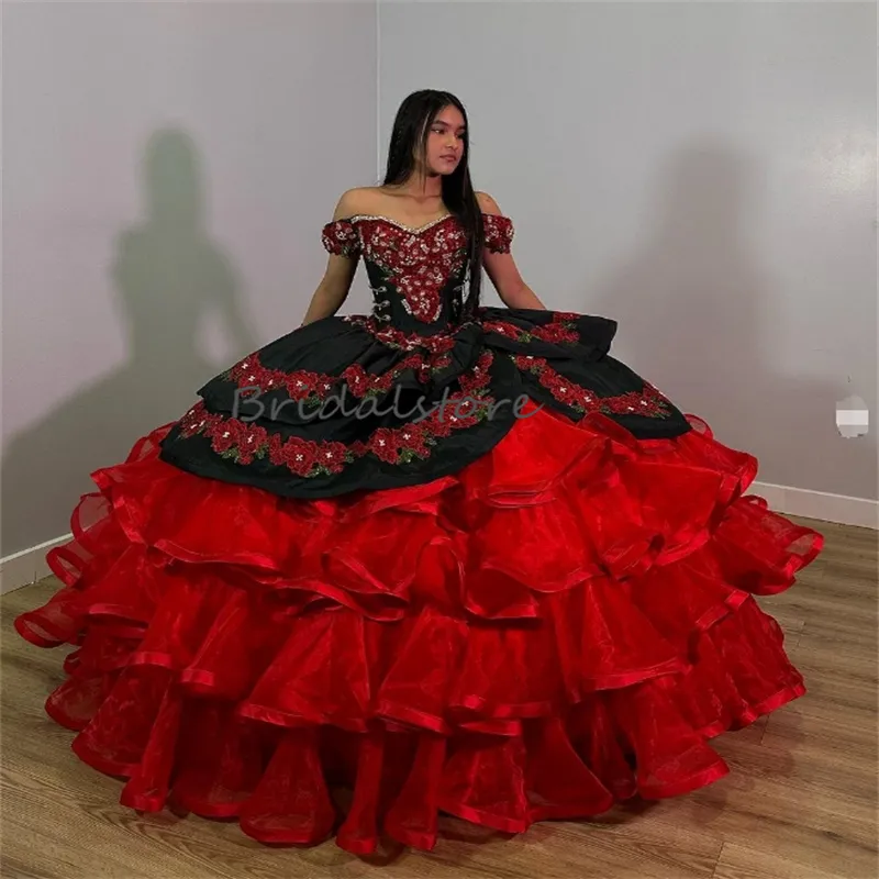 Elegantes Vestidos De Quinceanera: Vestido De Gala Con Volantes De