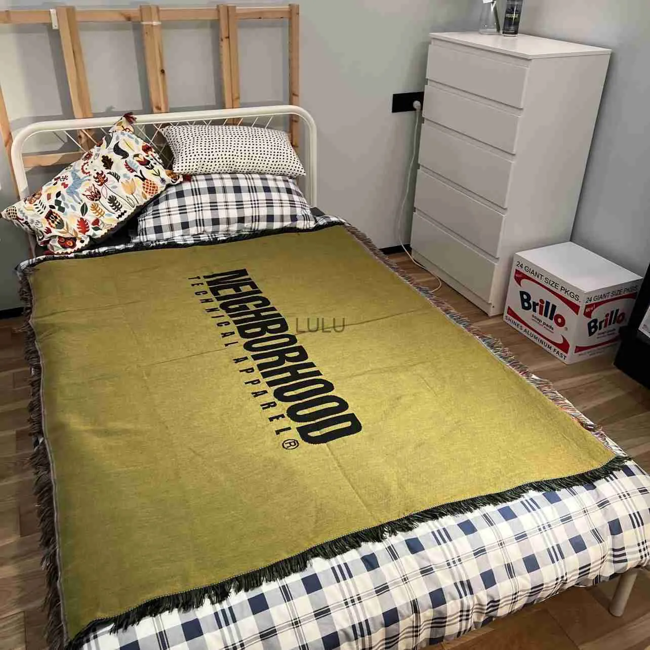 キャンプ用の耐久性と柔らかい日本の近所の近所の緑の毛布と家の装飾用ベッドのベッドスプレッドベッド毛布のベッドスプレッドピクニックhkd230922