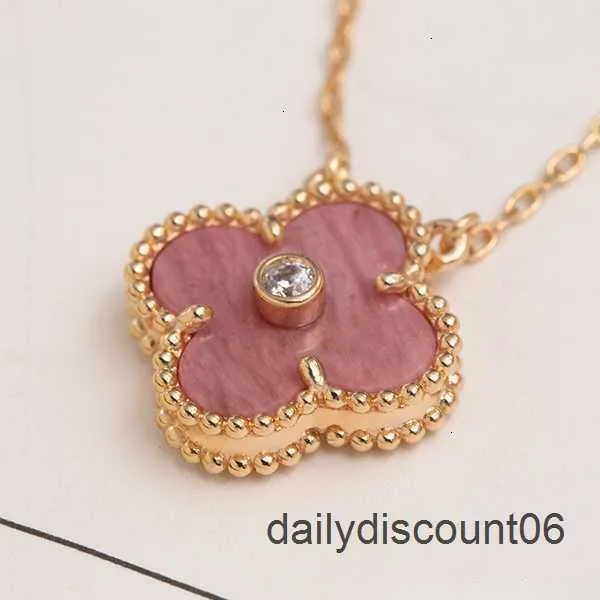 Four Leaf Clover Necklace Natural Shell Gemstone Gold Plated 18k Designer for Woman T0p Highest Counter Advanced Materials Jewelry Gift Girlfriend with Box 025N1W1