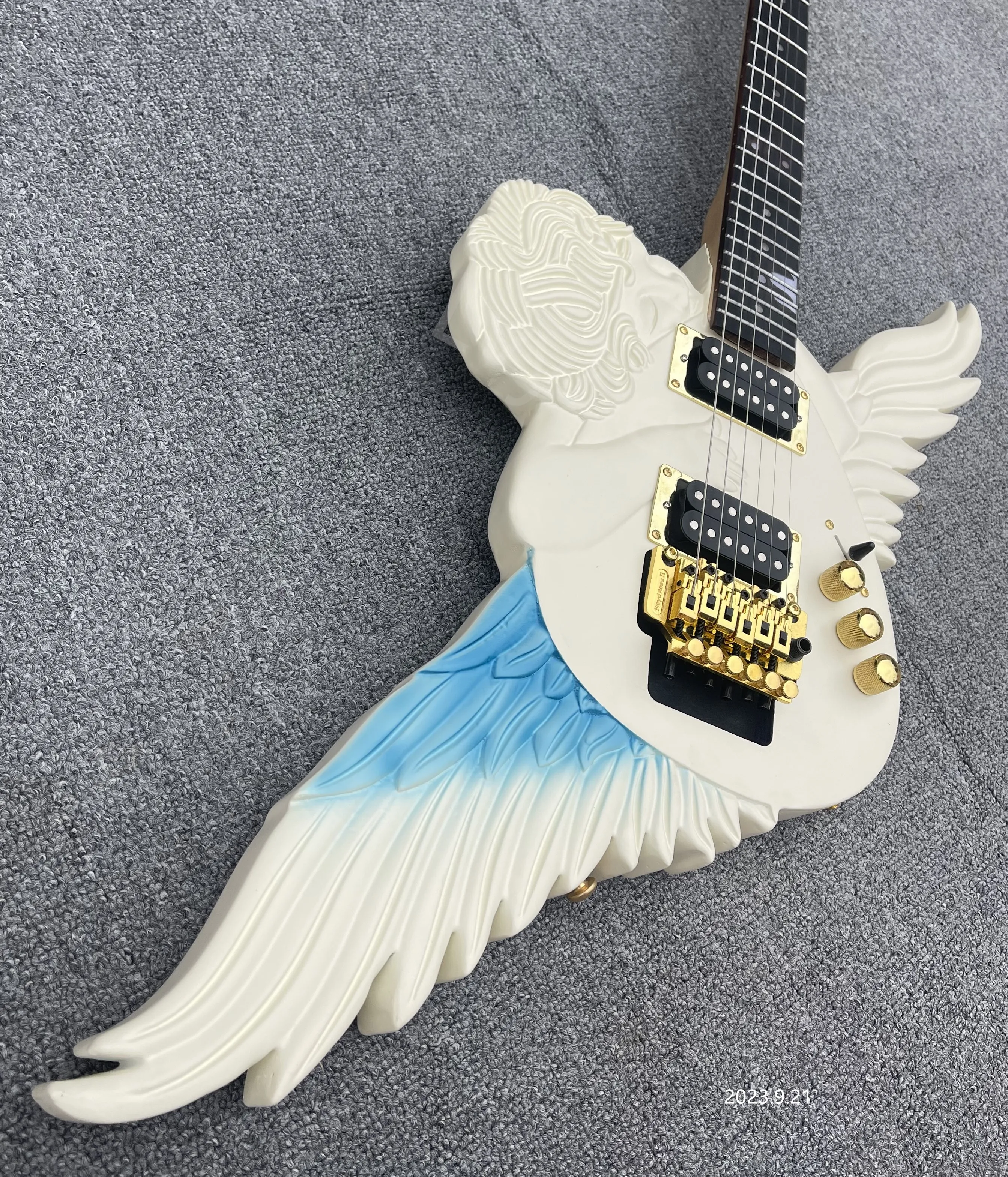 エレキギター ホワイト ブラックデザイン 6/11更新】白色のエレキ