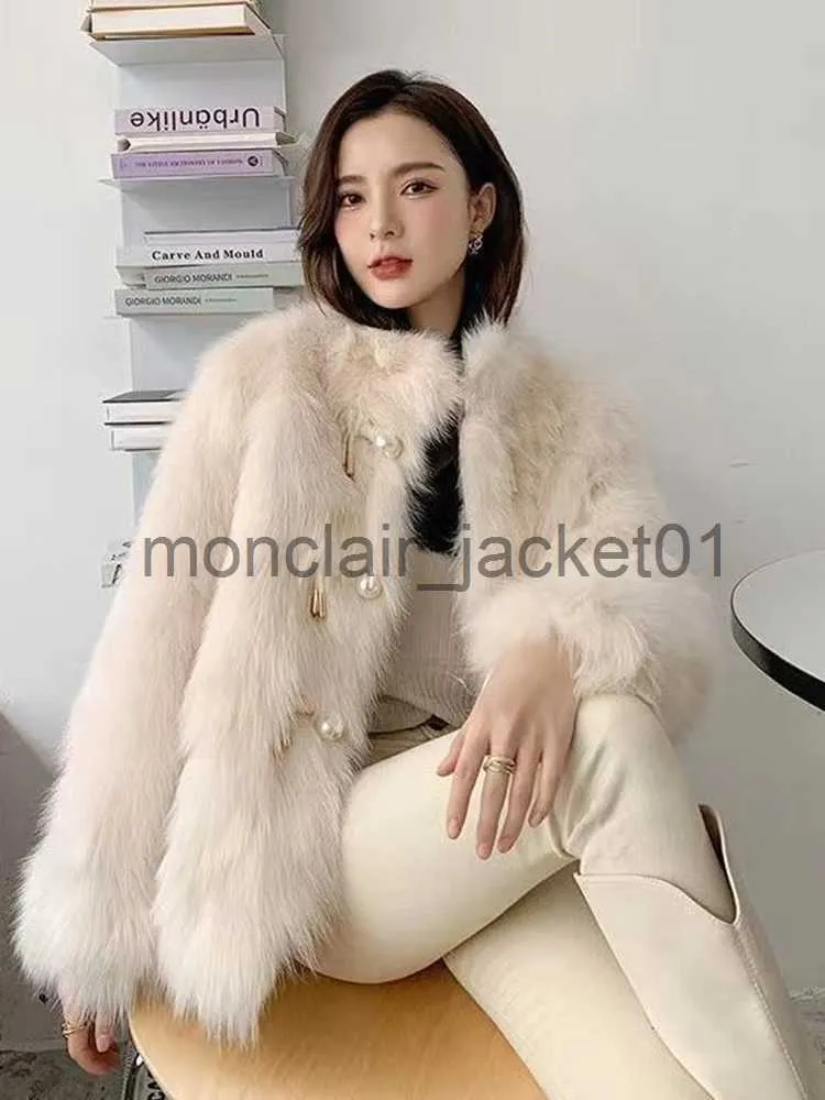 FURE FUR FUA FUAX FUR ZOKI Winter Woman Faux Fox Fur Płaszcz Pluszowy gruby ciepłe modne guziki Pearl Biała kurtka Zaprojektowana koreańska panie j230922