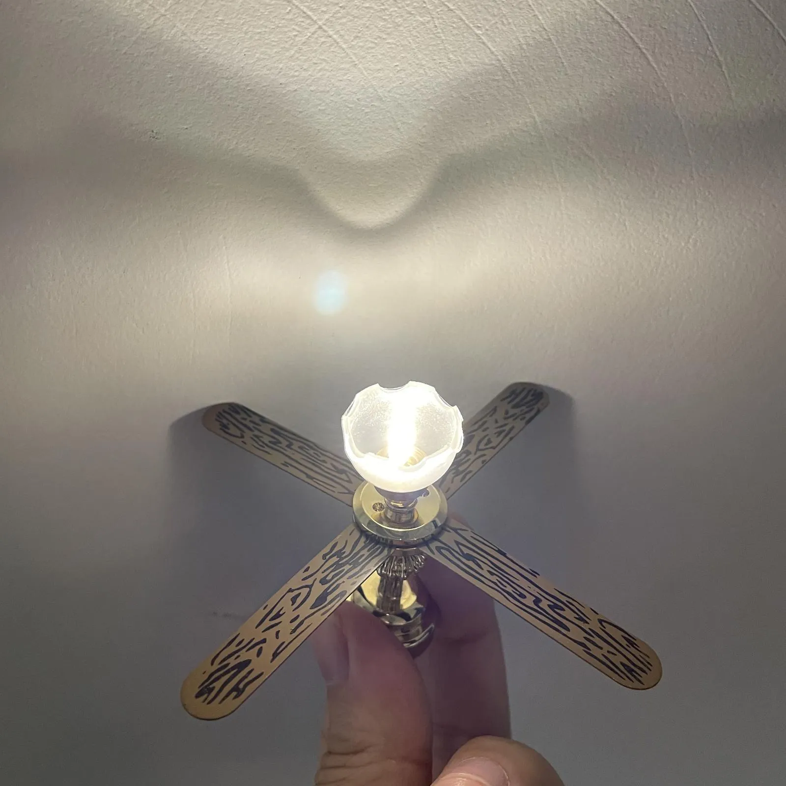 1/12 Dollhouse Ceiling Lamp Battery Powered Fan Light Lighting LED