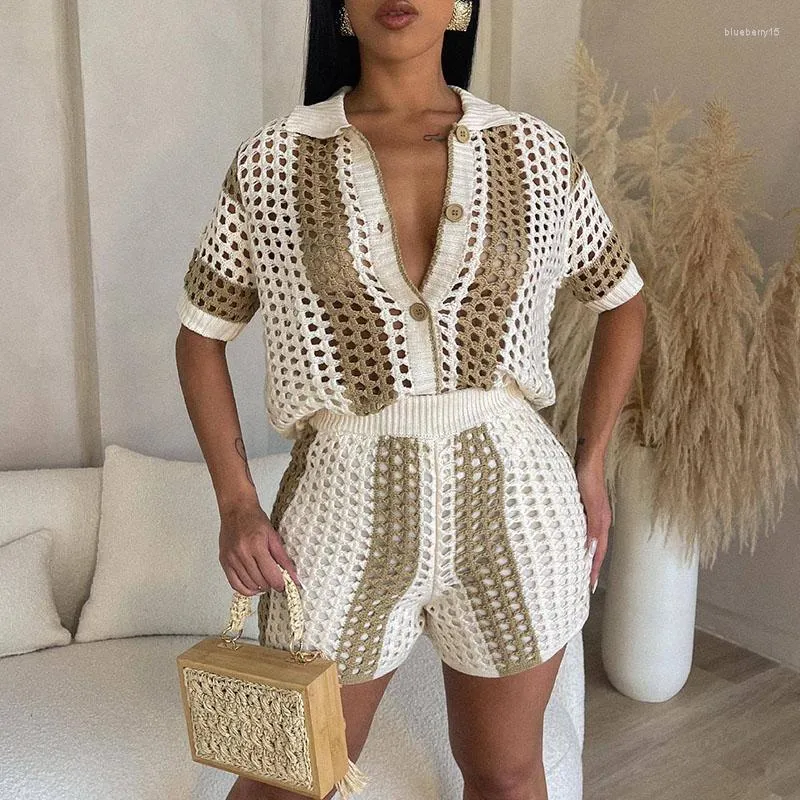 Survêtements pour femmes Summer Crochet Hollow Out Holiday Beach Tenues pour femmes 2023 Short Sleeeve Bouton Up Top et Shorts 2 pièces Ensemble Casual