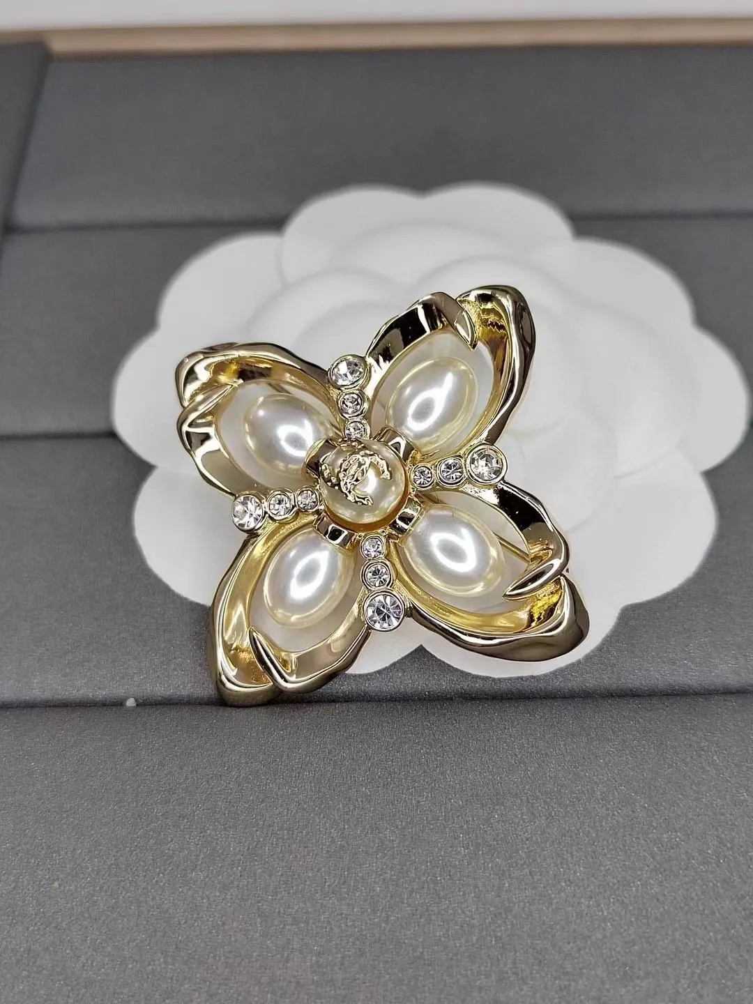 18K Gold Letters Love Clover Brand Designer Pins Brooches For Women Pearl  Elegant Charm Brooch Pin Jewelry Accessories For Party Wedding From  Factorystore2016, $13.8