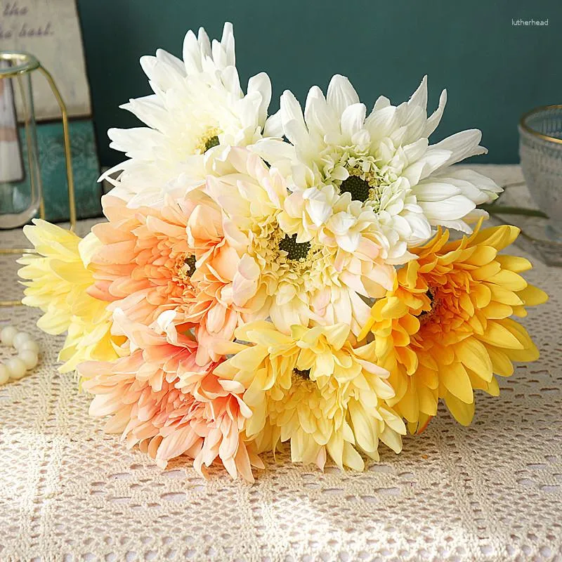 Fiori decorativi 4 pezzi Autunno crisantemo artificiale Scrapbooking Vaso Decor per la casa Giardino Natale artigianale Gerbera di seta Bouquet da sposa