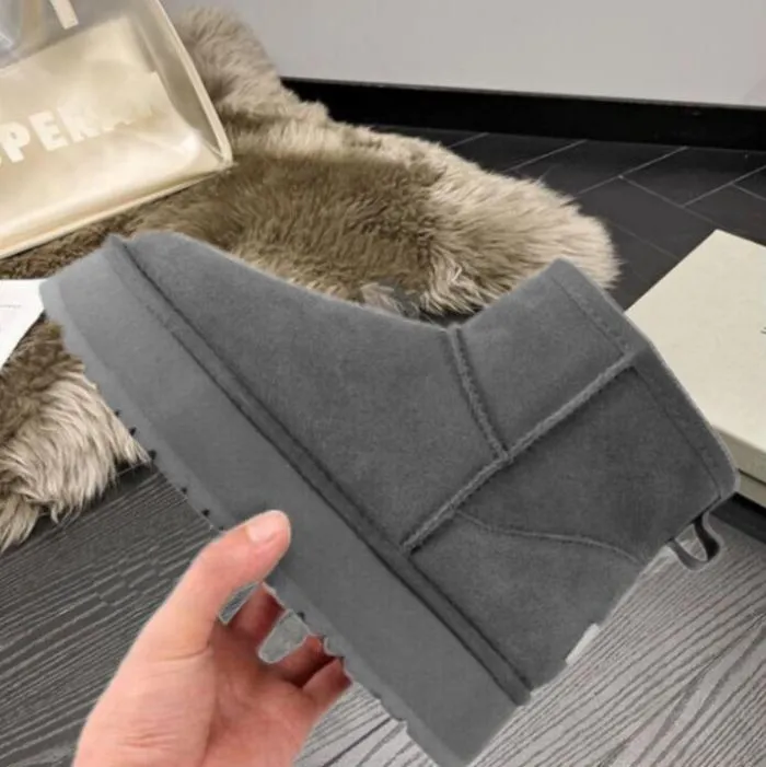 2023 Damen Winter Ultra Mini Boot Designer Australische Plateaustiefel für Herren Echtes Leder Warme Knöchelfell Booties Luxuriöser Schuh EU44 Damen Schneestiefel AAAA555X