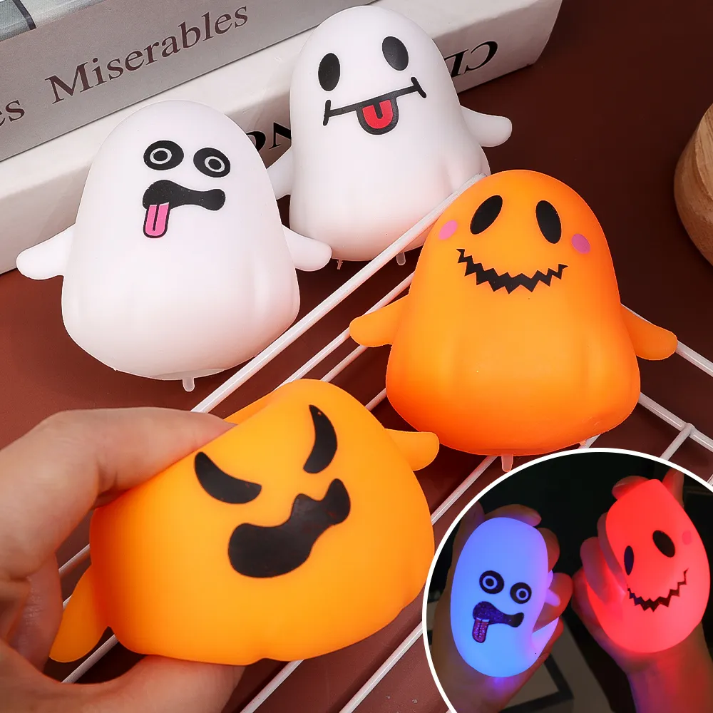 Halloween Fournitures 124pcs Mignon Ghost Glow Jouets Squeeze Rebond Lent Action Figure Farces Un Cadeau De Jouet De Décompression Pour Enfants 230923