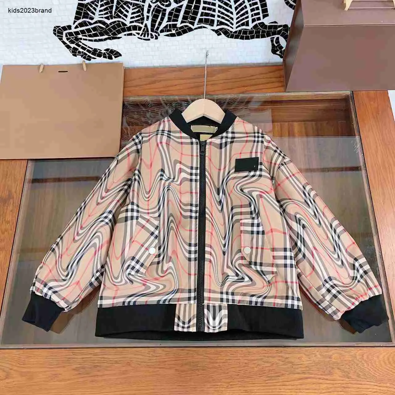 Diseñador de chaqueta de algodón para bebé, niño, estampado a cuadros, ropa de invierno, tamaño 120-160 CM, chaqueta cálida con cuello redondo para niños y niñas, 20 de septiembre