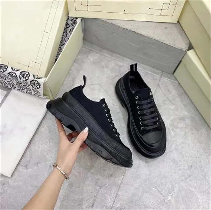 Luxury Casual Men Shoes Tread Slick Lace Up Sneaker Triple Black Royal Red Low Platform Designer Sneakers Canvas Rubber Increase in autumn and winter Womens Trainers