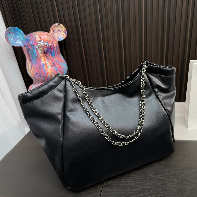2023 Модная сумка из натуральной кожи Женские дизайнерские сумки Большой емкости Черная сумка-шопер Роскошная женская сумка через плечо Высококачественные сумки-тоут
