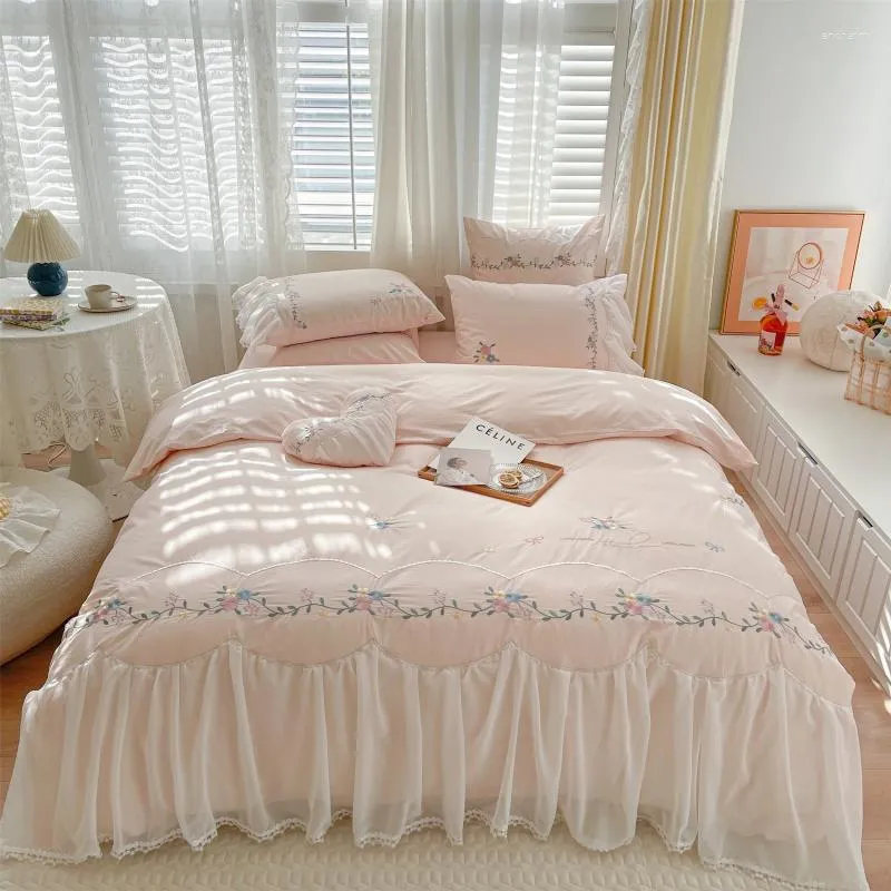 Zestawy pościeli Różowe miękkie, myte bawełniane kwiaty haftowe i koronkowa kołdra z zestawem łóżka lub dopasowana poduszka dziewczyna