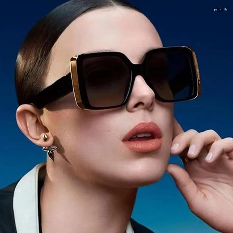 Zonnebril UV400 Gradiënt Vierkant Decoratie Zwart Groot frame Transparante trendmodebril