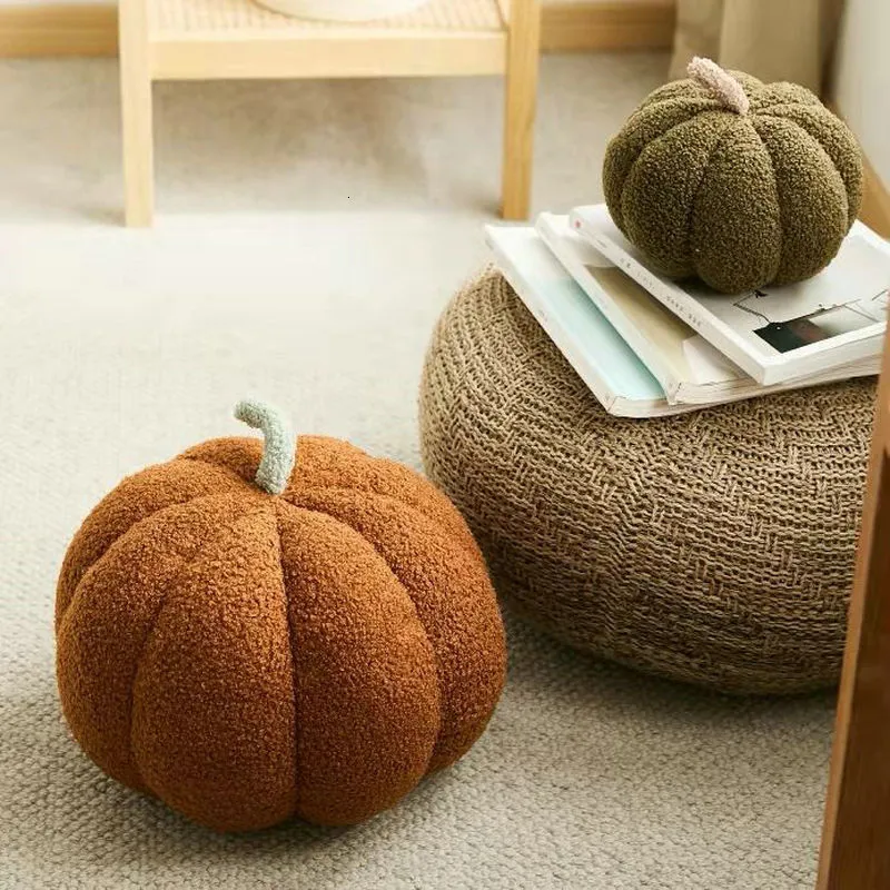 Cuscini di peluche Cuscini Promozione di alta qualità Ins Divertente Cuscino di zucca Cuscino creativo per divano Decorazione di Halloween Simpatico regalo di Natale per bambini 230923