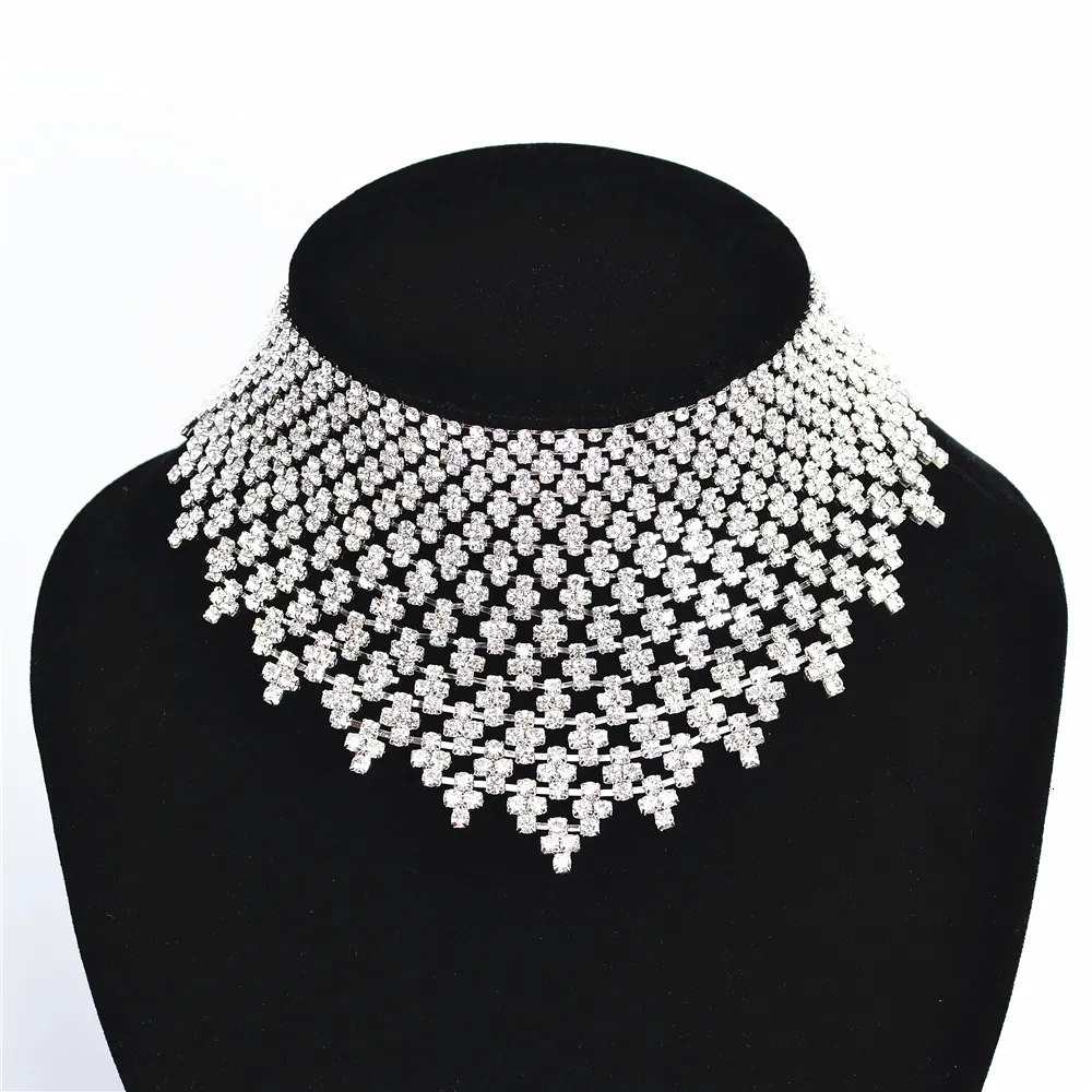 Collier ras de cou de mariage léger, bijoux de bal pour dames, accessoires de luxe en strass, vente en gros, H94239 CORUIXI 230923