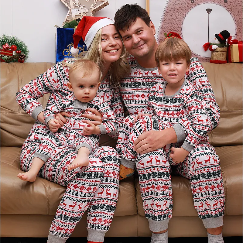 Familjsmatchande kläder Familj Julmatchande pyjamas Set Xmas vuxna barn Mor och dotter Fader Son Sleepwear Baby Family Look Outfits 230923